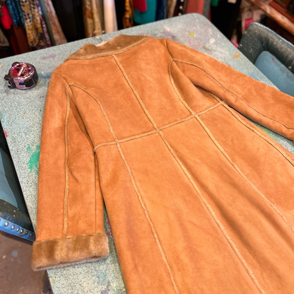 SOFT Suede &Fur Coat - Picture 7 of 16